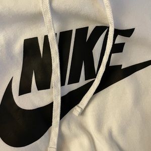 NIKE men’s large 2022 Hoodie, rare white